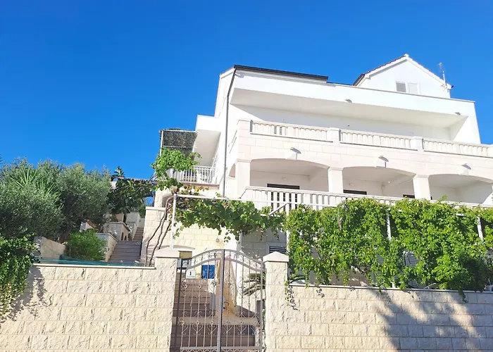 Topo Pensionat Hvar Town